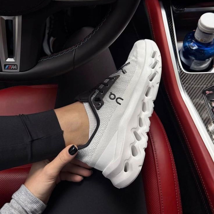 On Cloud Blanca Negra | Hombre y Dama