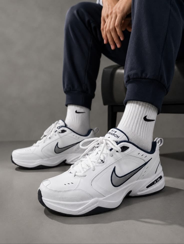 NIKE MONARCH EUR 38